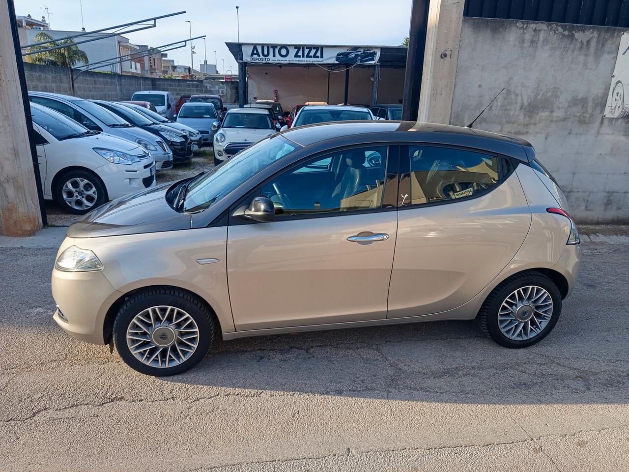 Lancia Ypsilon 1.2 Platinum BICOLORE