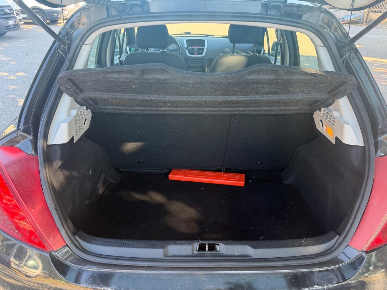 Peugeot 207 1.4 VTi 95CV EURO5A NEOPATENTATI