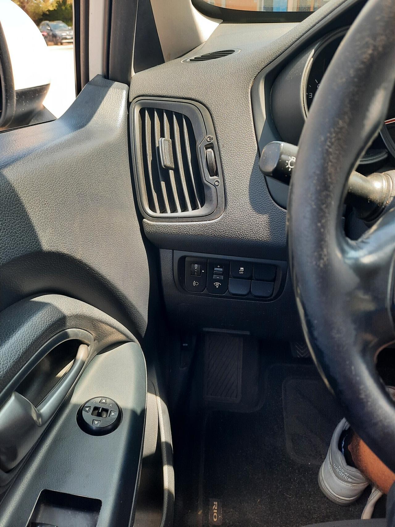 Kia Rio 1.1 CRDi 5p. Active OK NEOPATENTATI