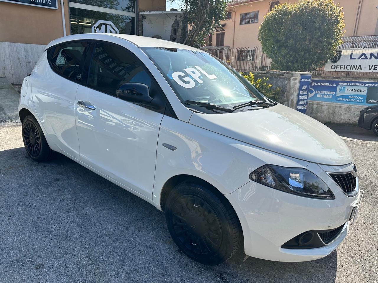Lancia Ypsilon 1.2 69 CV 5 porte GPL Ecochic Elefantino Blu