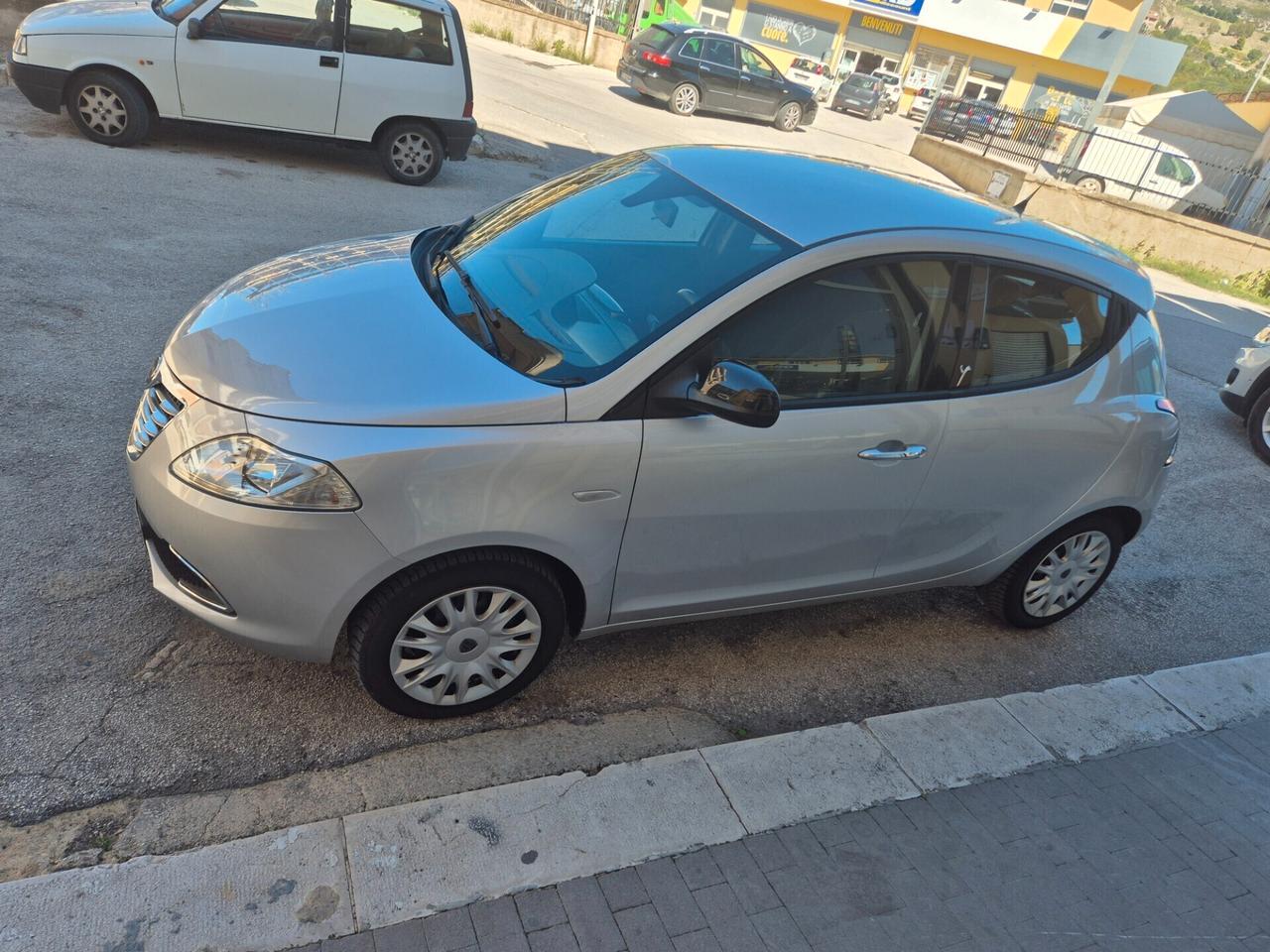 LANCIA YPSILON 1.2 BENZINA 70 CV ANNO 2015 KM 110000 CERT