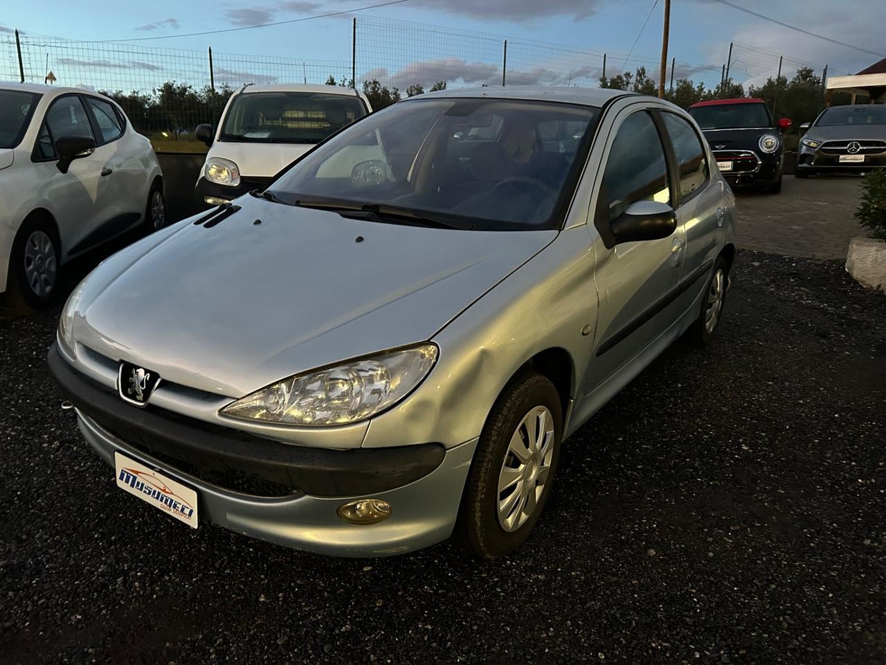 Peugeot 206 1.1 5p. XT
