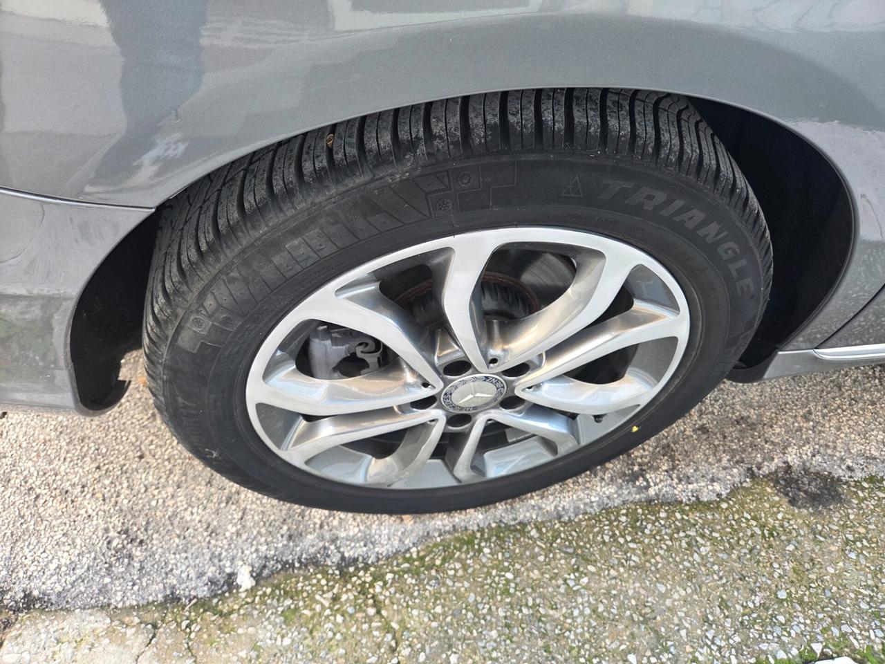 MERCEDES C220 2.2 170 CV LED FULL OPT KM CERTIF