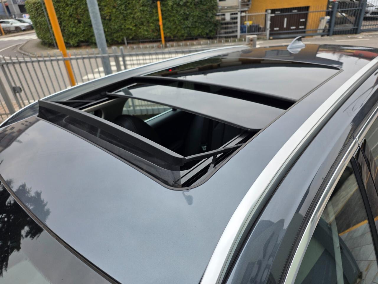 Bmw 318i Touring 2.0 156cv AUT. LUXURY/TETTO+PELLE+LED