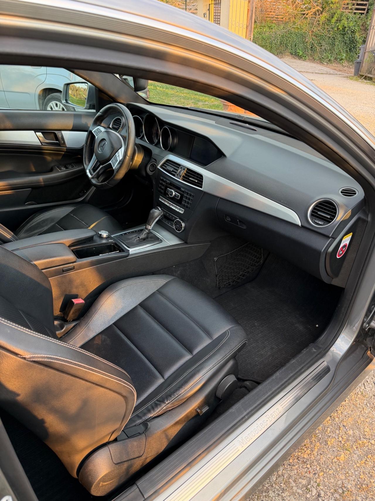 Mercedes-benz C 220 CDI BlueEFFICIENCY Coupé Avantgarde