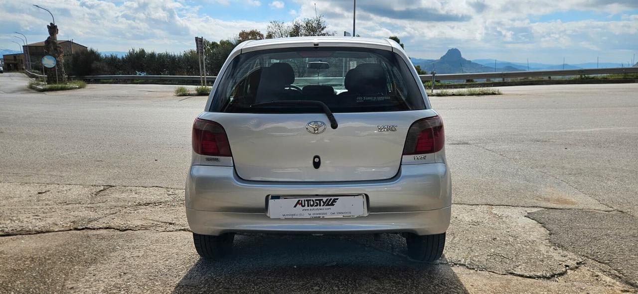 Toyota Yaris 1.0 16V 5 porte Sol