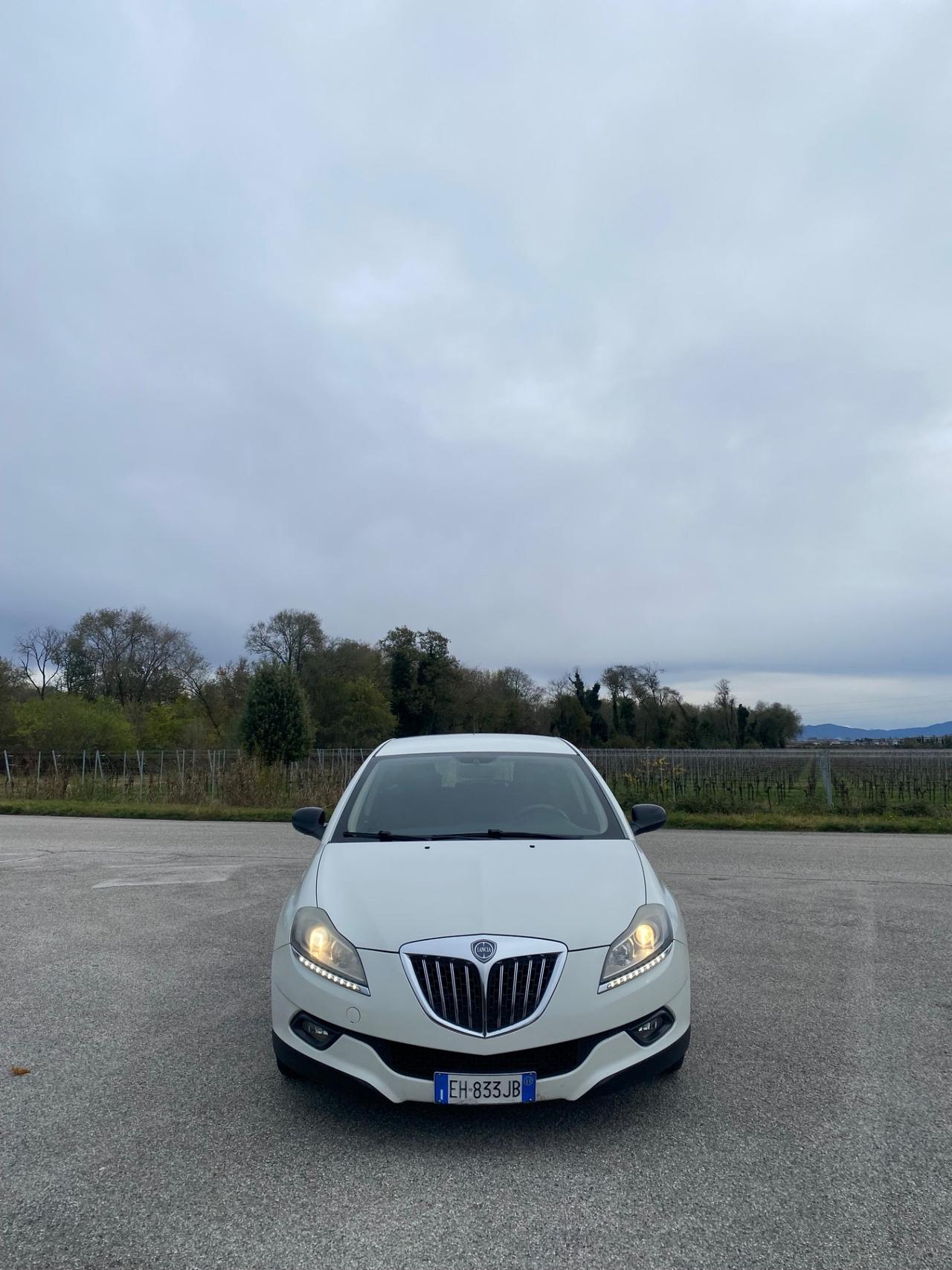 Lancia Delta 1.6 MJT DPF Silver