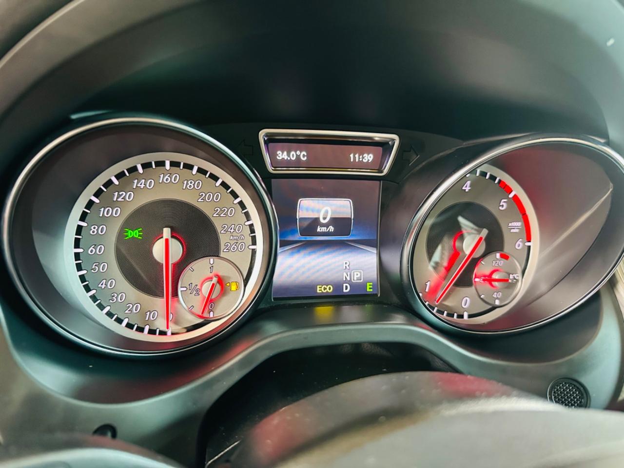 Mercedes-benz GLA 200 CDI Premium AMG Com Nuova