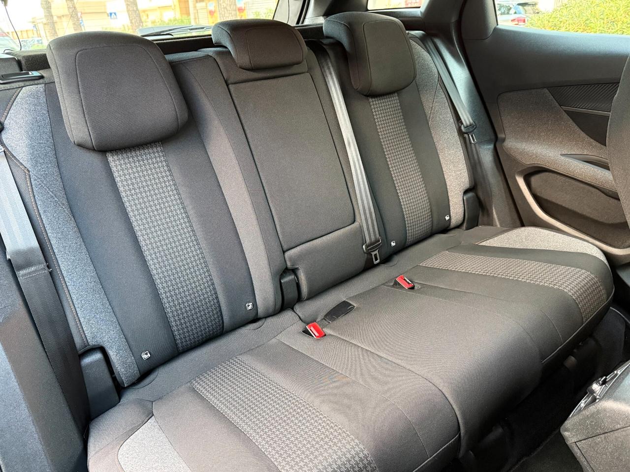 Peugeot 3008 BlueHDi 130 LED NAVI CAMERA - 2021