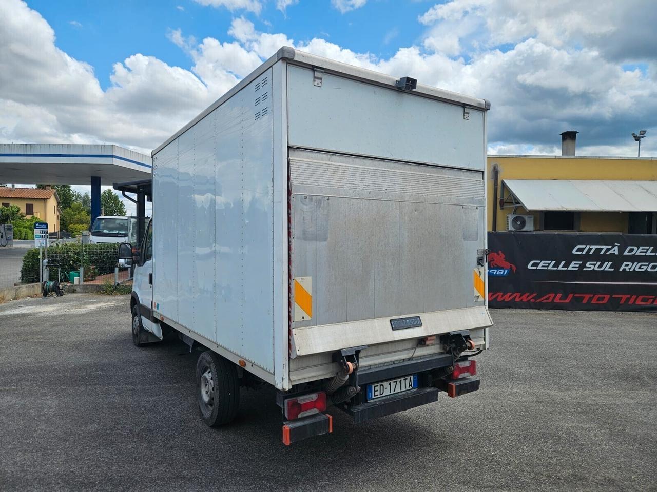 IVECO OMNICAR CON SPONDA POSTERIORE CARICATRICE PREZZO PIU IVA