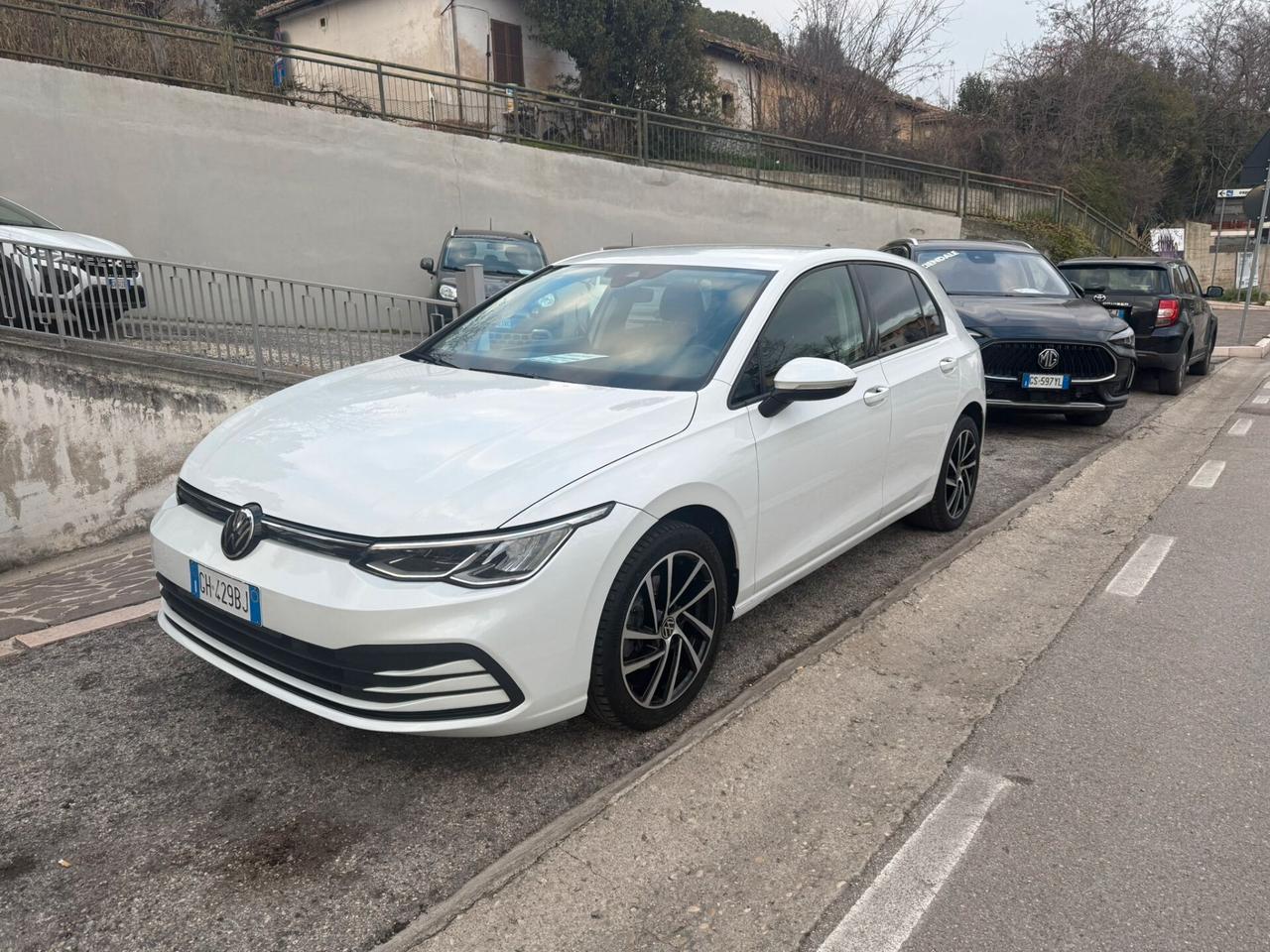 VOLKSWAGEN GOLF VIII 1,5 TGI 130 CV LIFE DSG MY21 5P