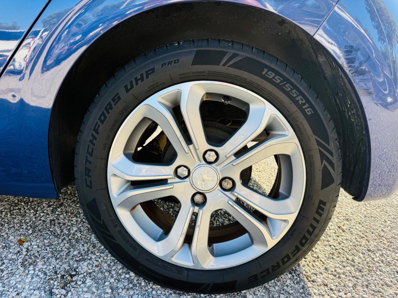 Peugeot 208 1.2 VTi 82 CV 5 porte Allure