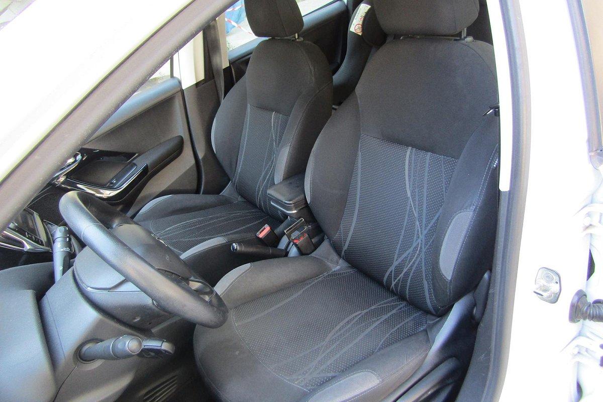 PEUGEOT 208 1° serie 1.4 HDi 68 CV 5 porte Active