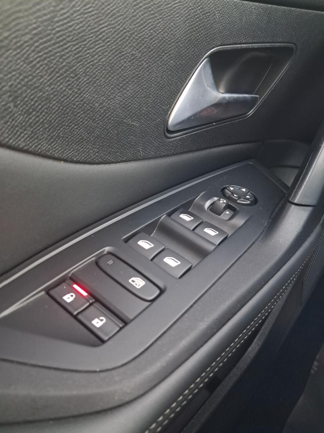 NEW Peugeot 308 HDi 130cv EAT8 Allure *LED-PELLE-NAVY*