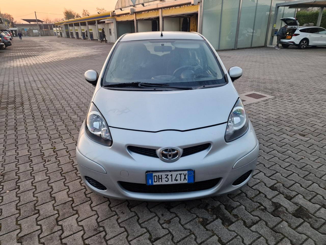 Toyota Aygo 1.0 12V VVT-i 5 porte Sol