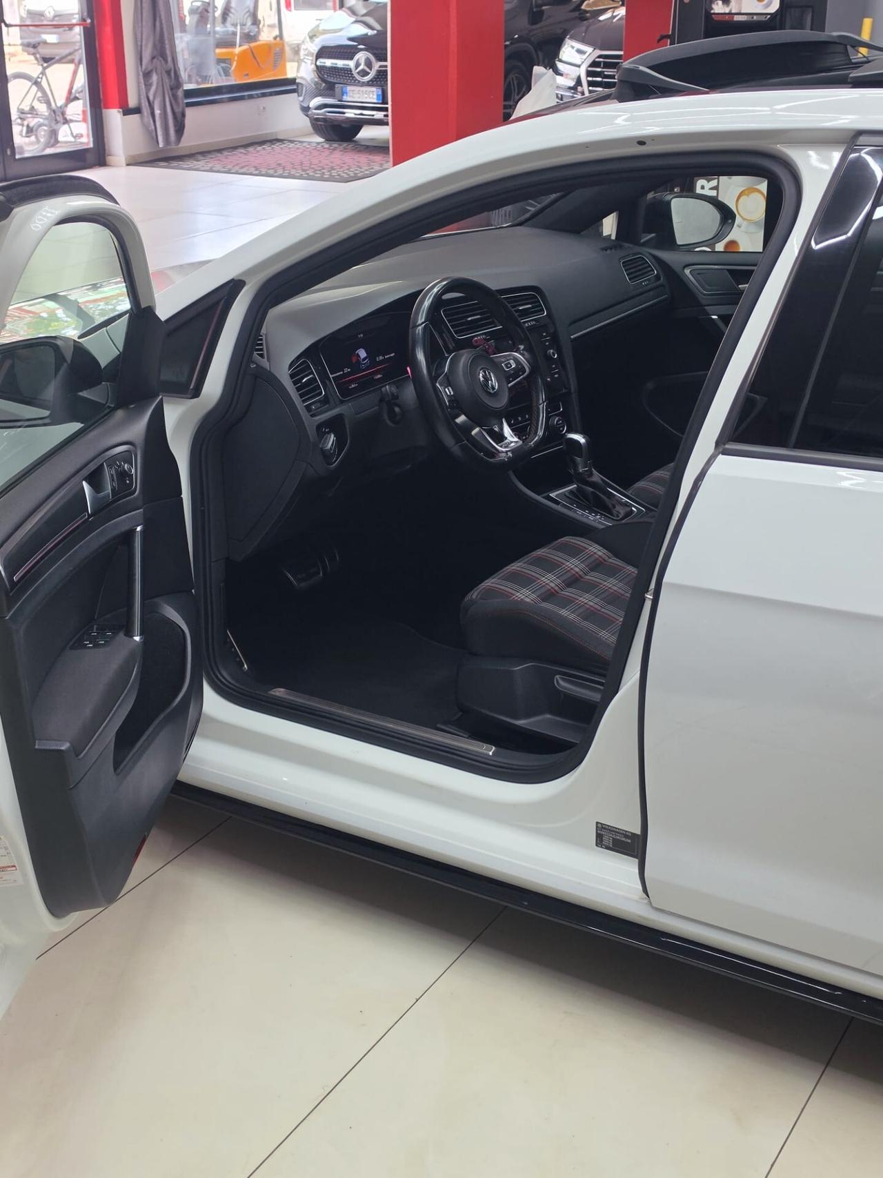 Volkswagen Golf GTI Performance 2.0 245 CV TSI DSG 5p. BMT