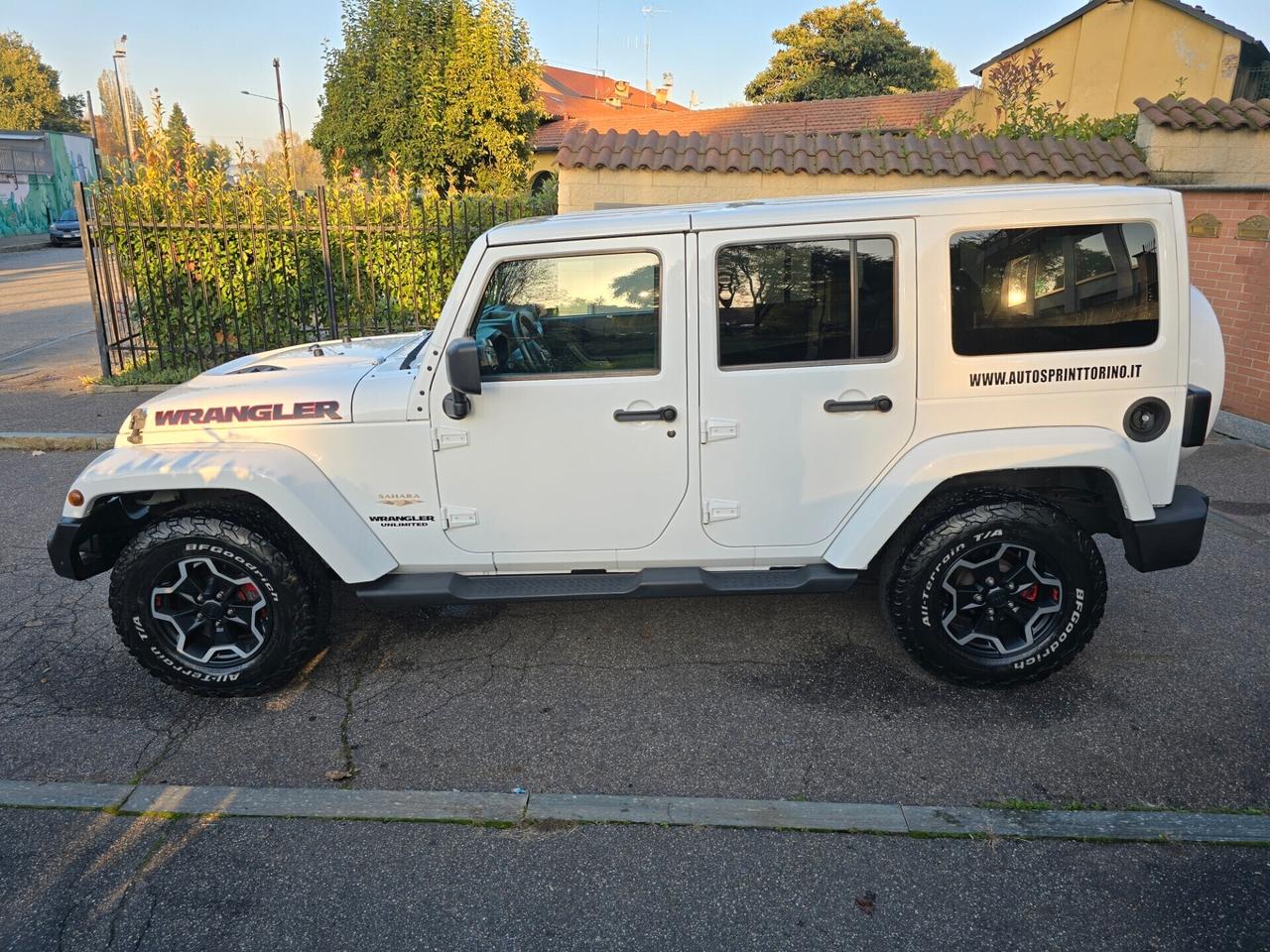 JEEP Wrangler Unlimited 2.8 crd Sahara Automatica