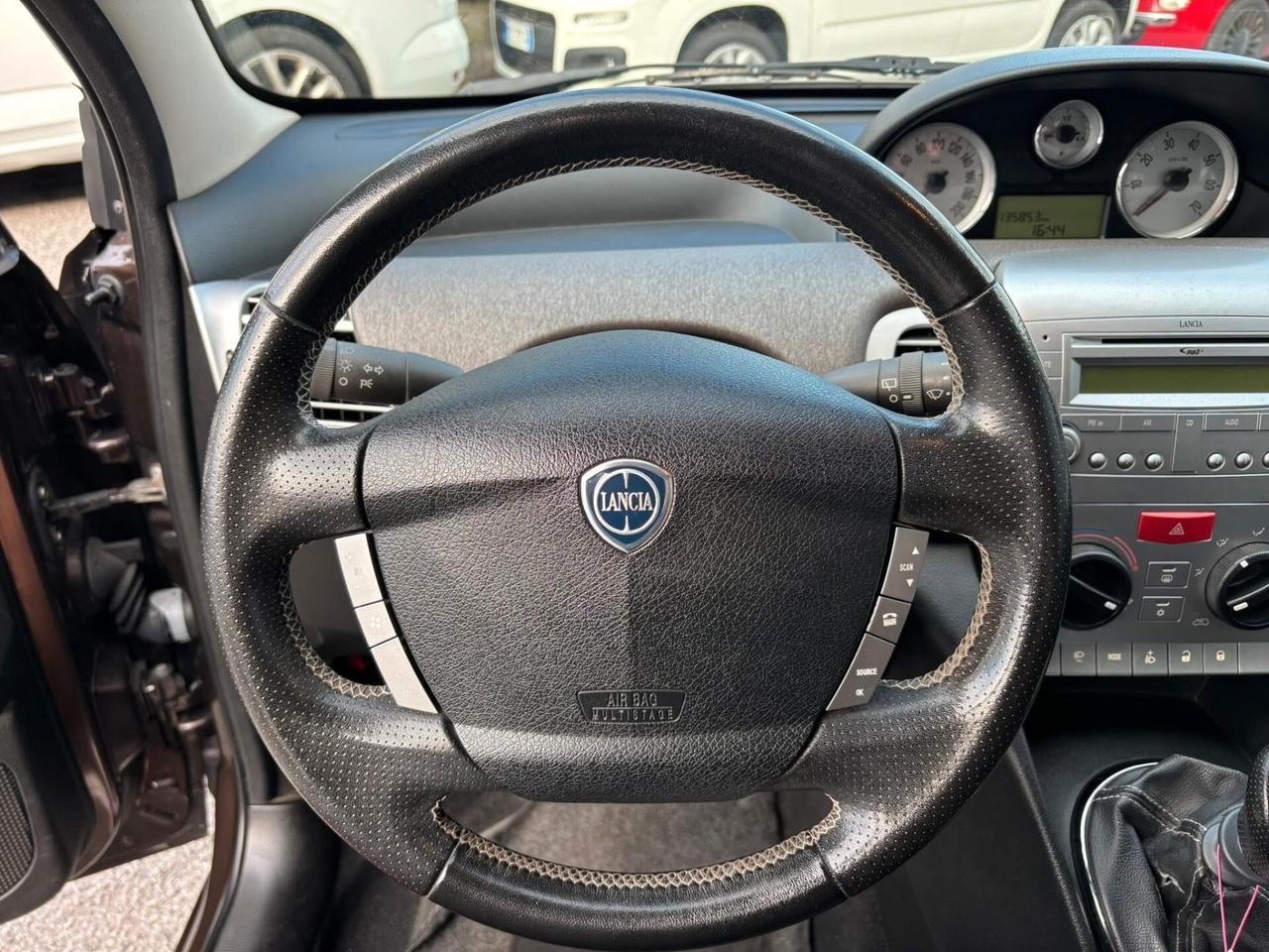 Lancia Ypsilon 1.4 Platino Ecochic GPL