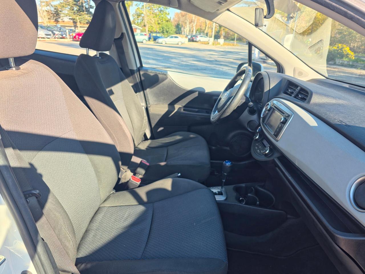 Toyota Yaris 1.5 Hybrid 5 porte Lounge 2014-E5B Automatico NEO