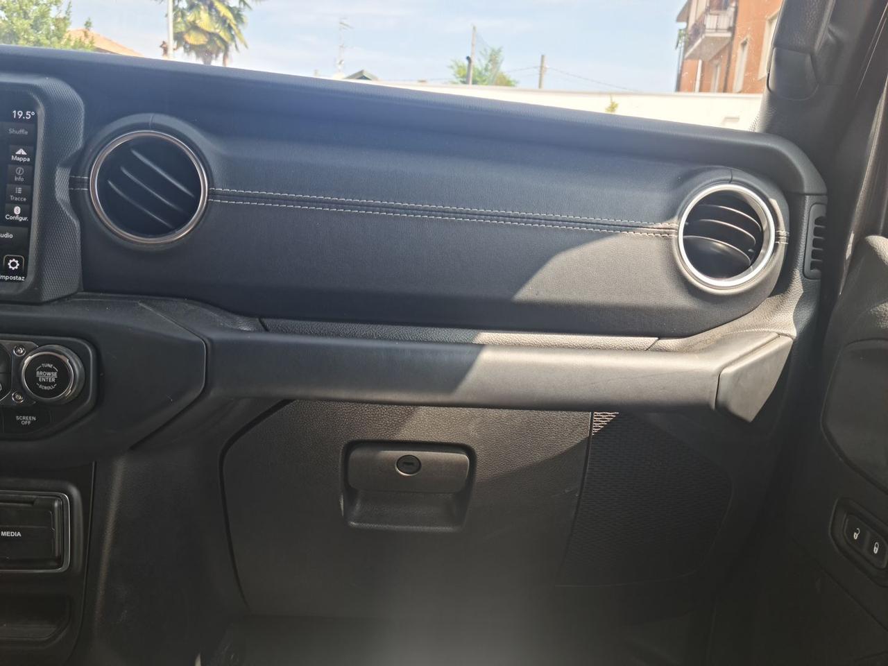 Jeep Wrangler 2.2 crdi sahara #6262