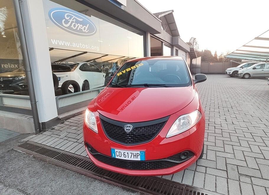 Lancia Ypsilon 1.0 FireFly 5 porte S&S Hybrid Ecochic Silver