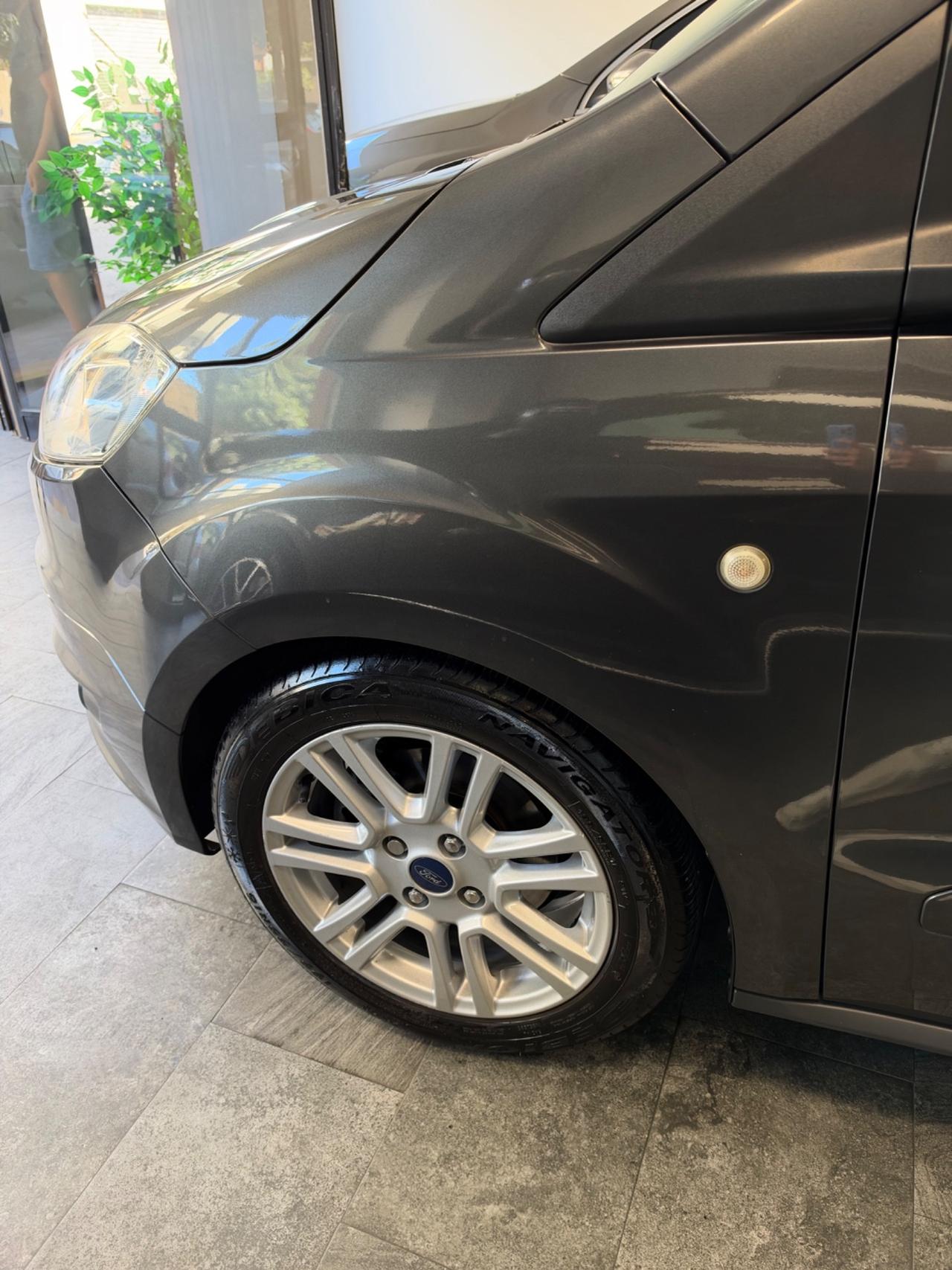 Ford Tourneo Courier 1.5 TDCI 95 CV Titanium