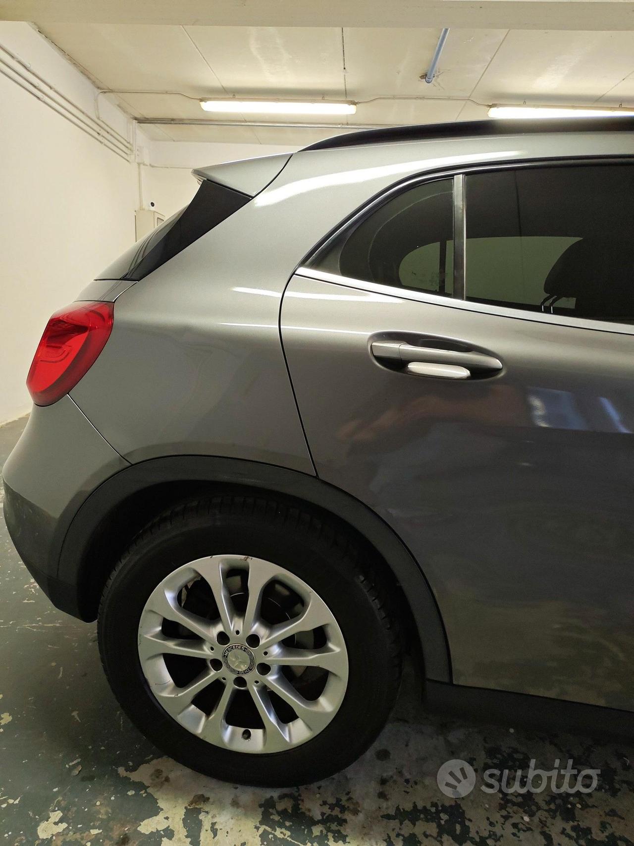 Mercedes-Benz GLA200d 136cv Business