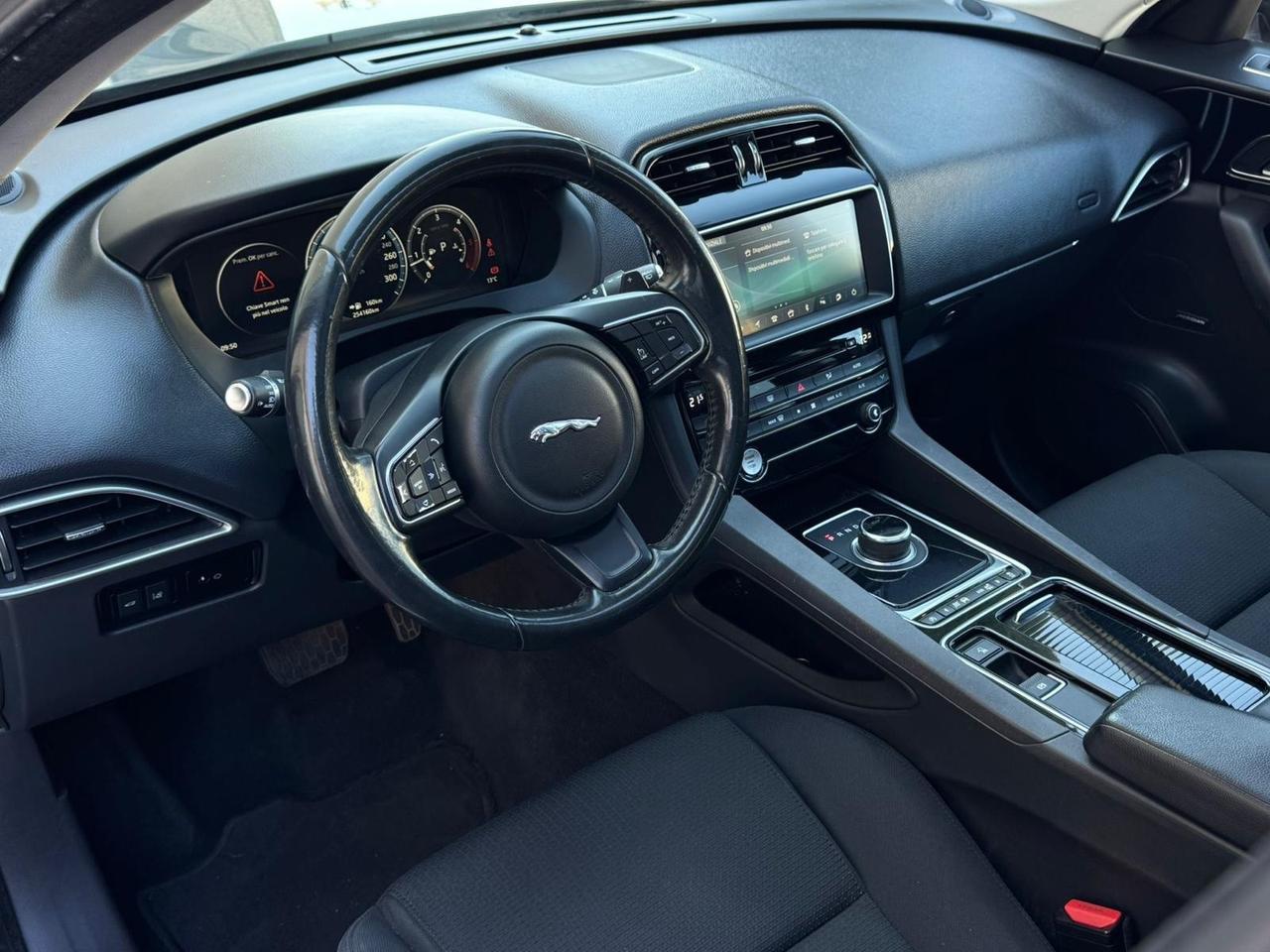 Jaguar F-Pace 2.0 D 180 CV AWD Motore da Controllare