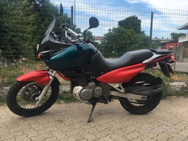 Suzuki XF Freewind 650 del 1997 compreso trapasso-tagliando-garanzia
