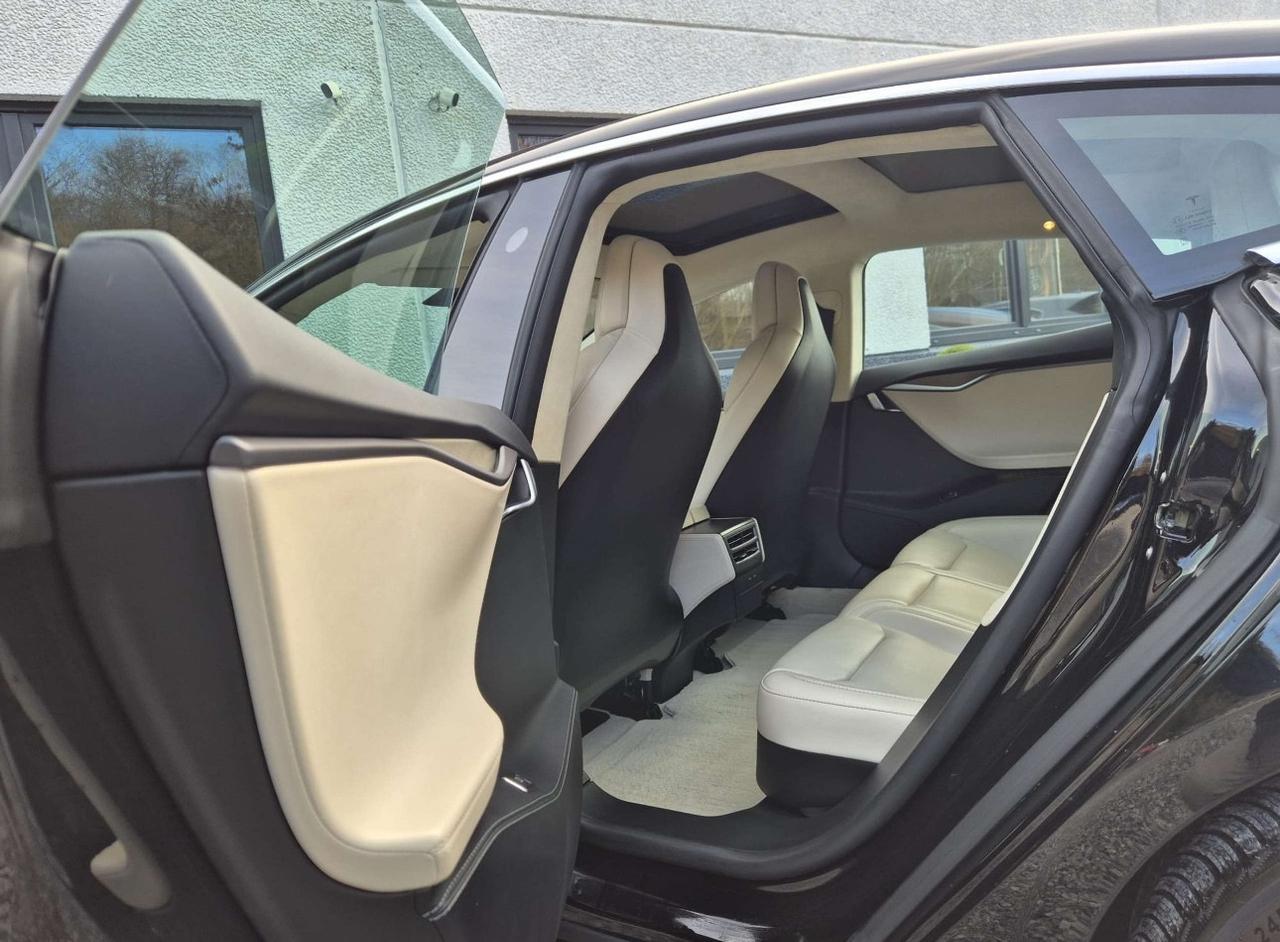Tesla Model S 75D