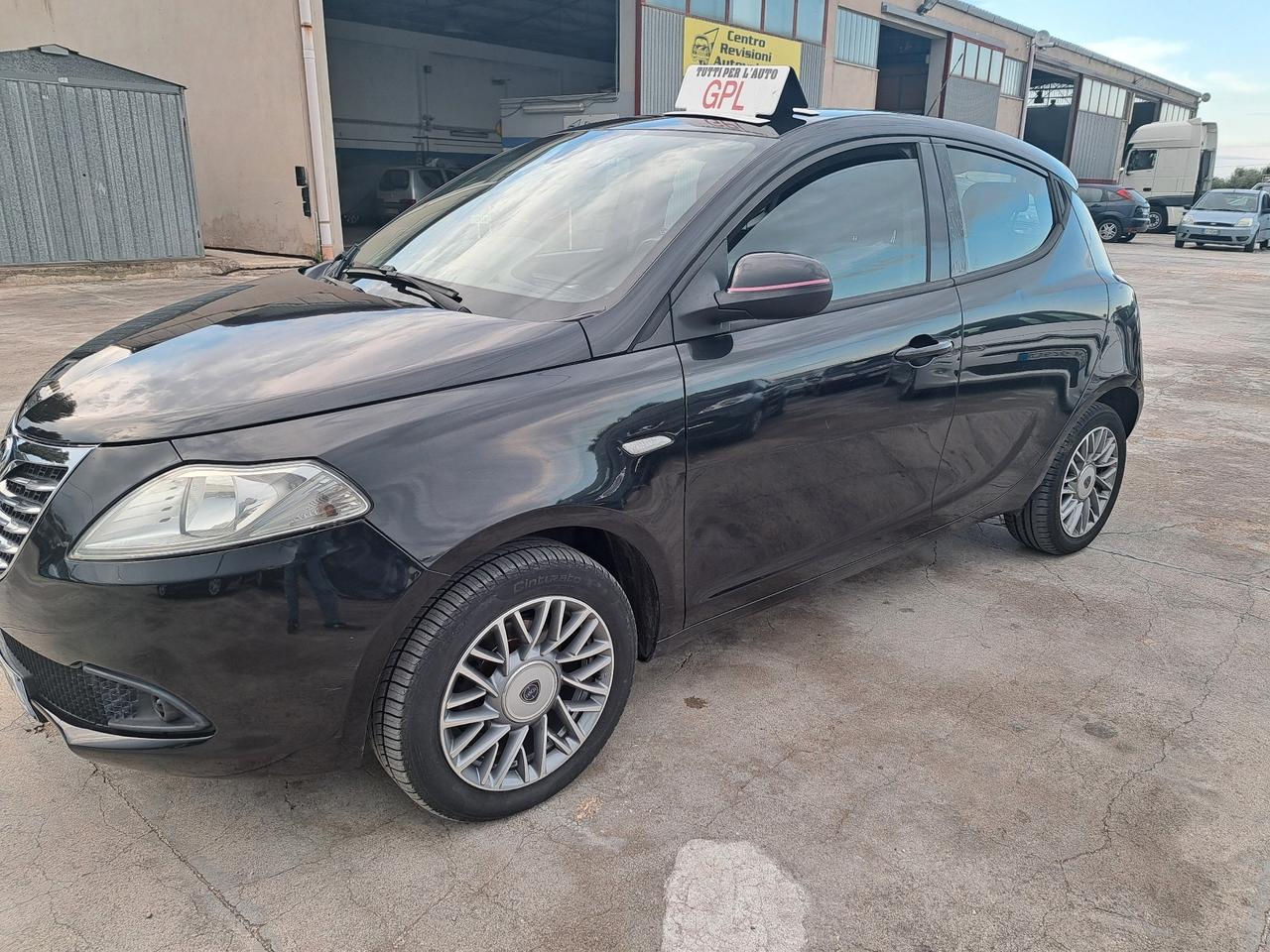 Lancia Ypsilon 1.2 BENZINA/GPL - 2014 LONDON PARIS