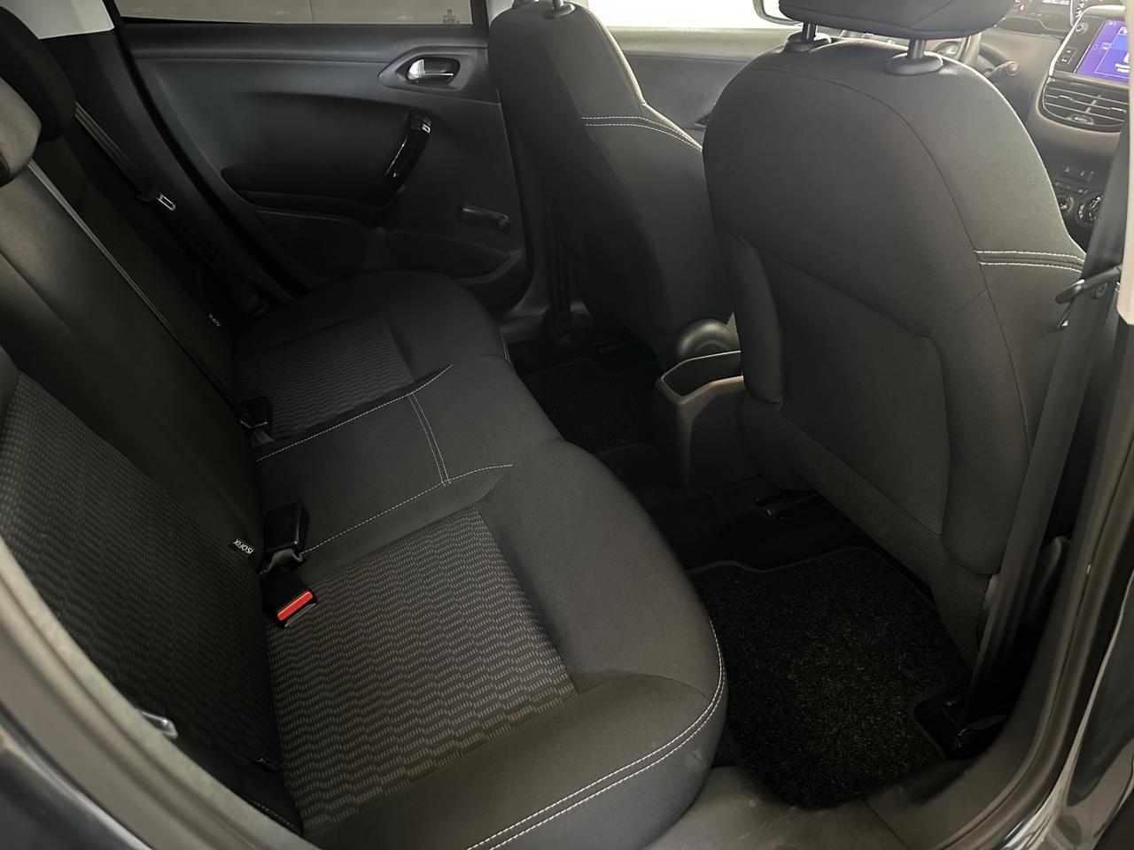 Peugeot 208 1.2 Benzina 5 porte Allure Ok Neopatentati