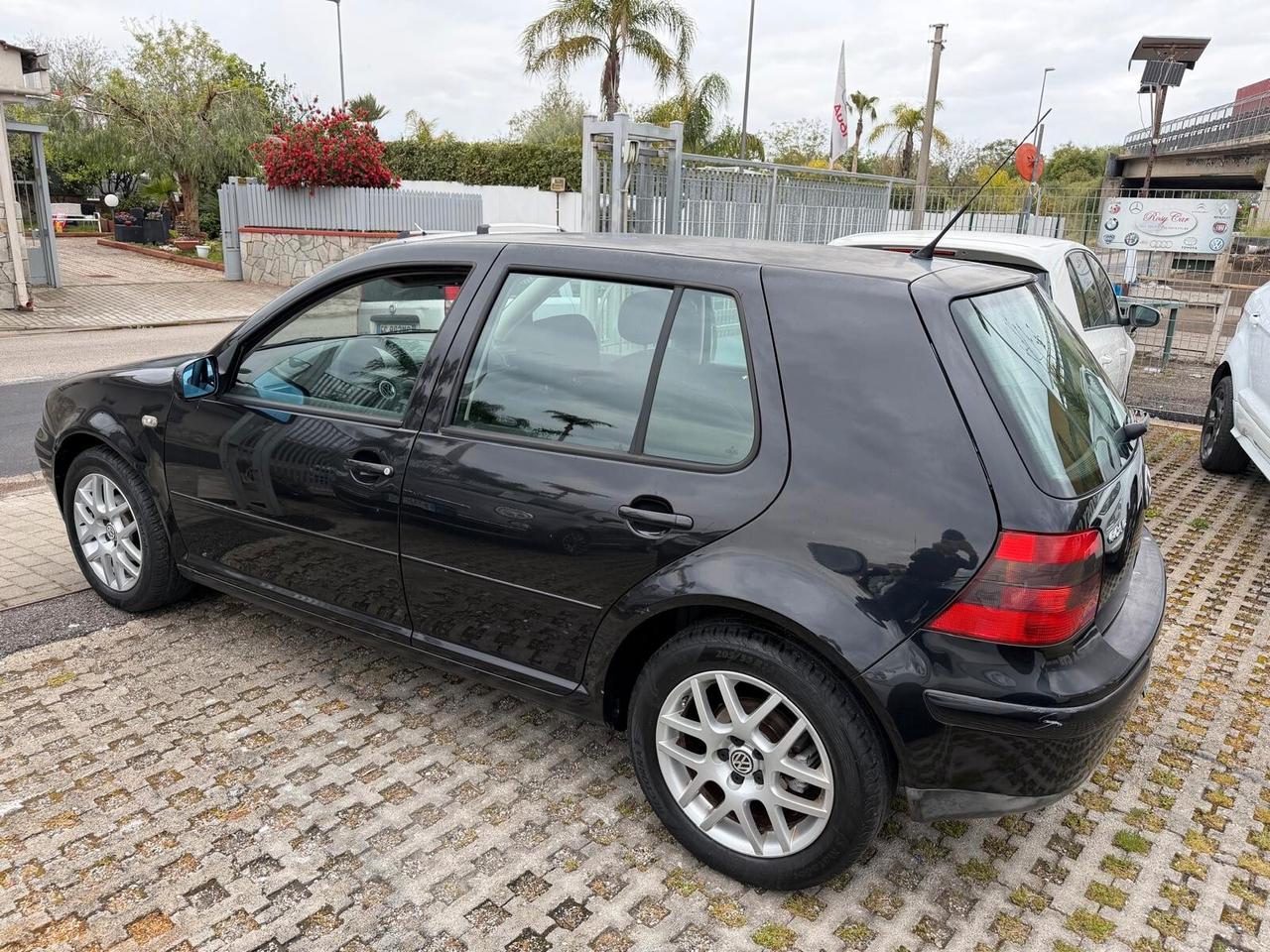 Volkswagen Golf 1.6 16V cat 5 porte Highline-08/2001