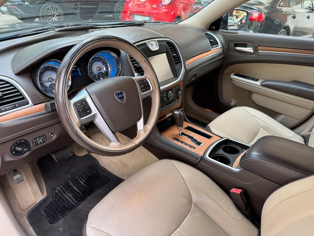Lancia Thema 3.0 V6 Multijet II 239 CV Platinum