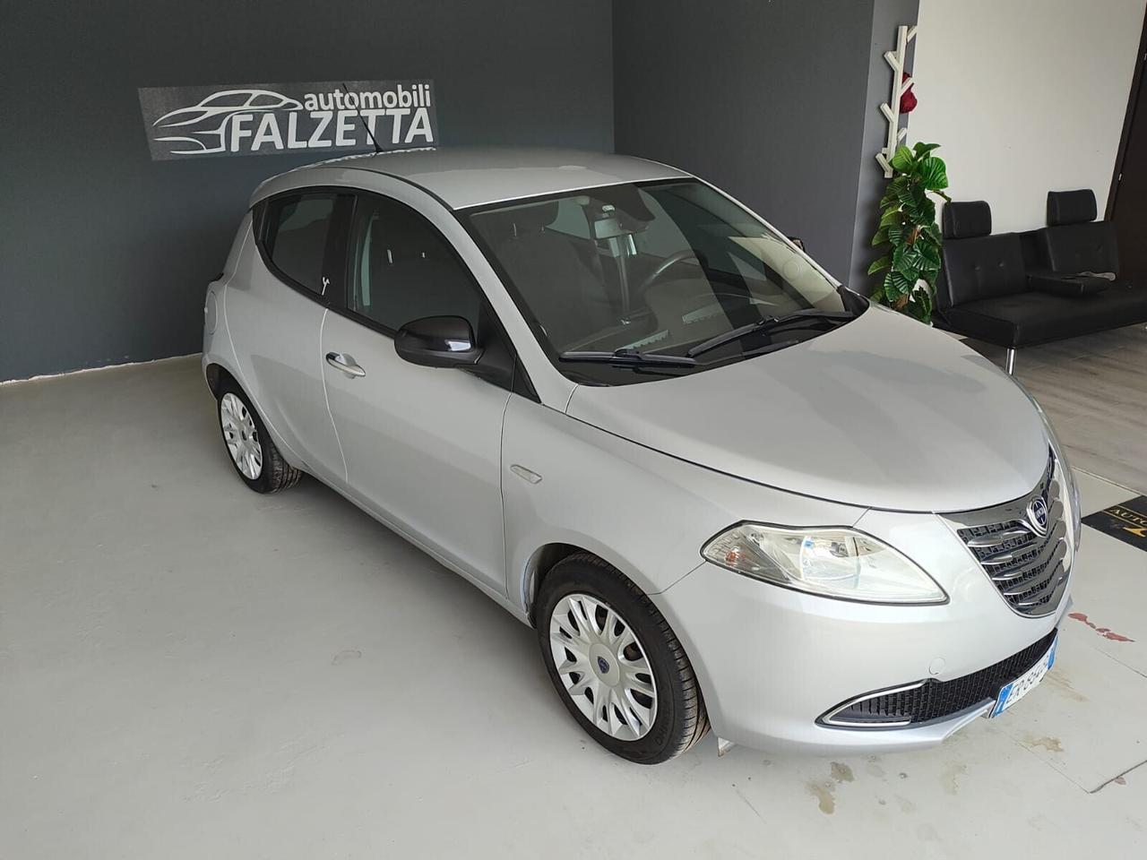Lancia Ypsilon 1.2 69 CV 5 porte S&S Silver