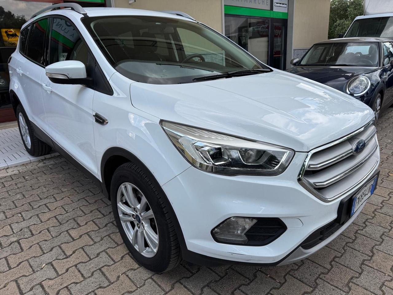 Ford Kuga 1.5 TDCI 120 CV S&S 2WD Powershift Business