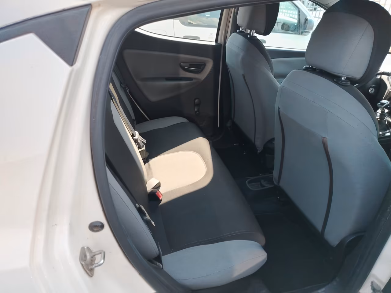 Lancia Ypsilon 1.2 69 CV 5 porte Gold