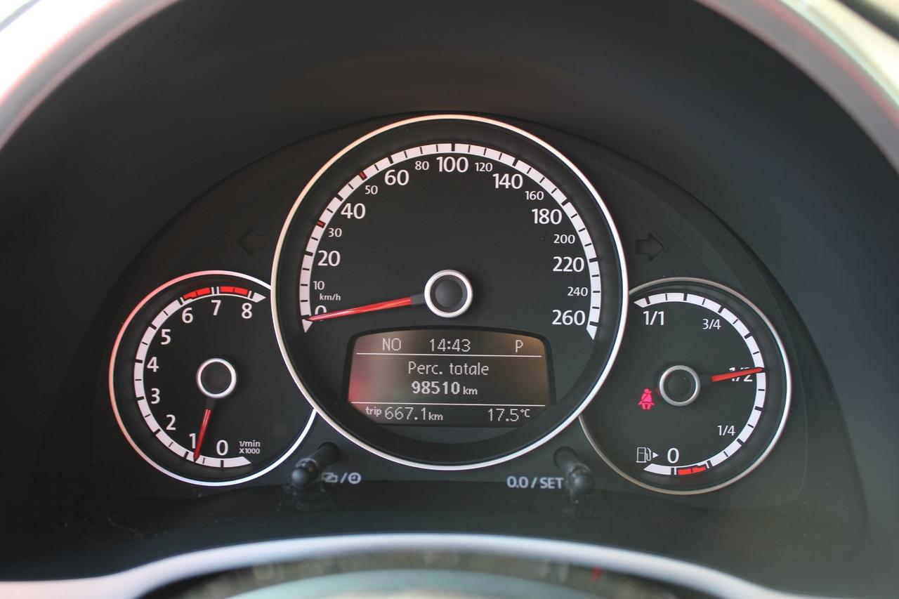 Volkswagen Maggiolino 1.2 TSI Club DSG NAVY FARI FULL LED