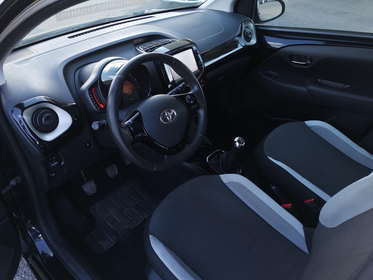 Toyota Aygo 1.0 VVT-i 69 CV 5 porte x-play