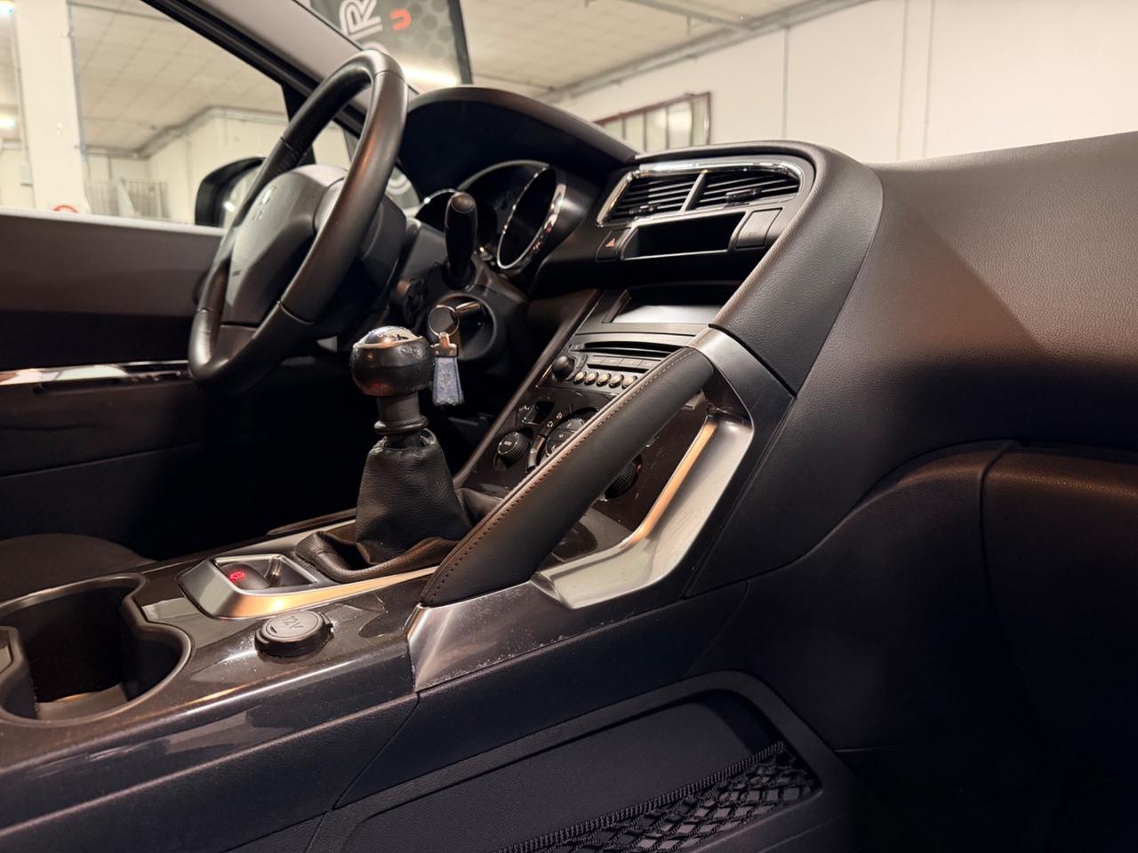 Peugeot 3008 1.6 HDi 115CV Active