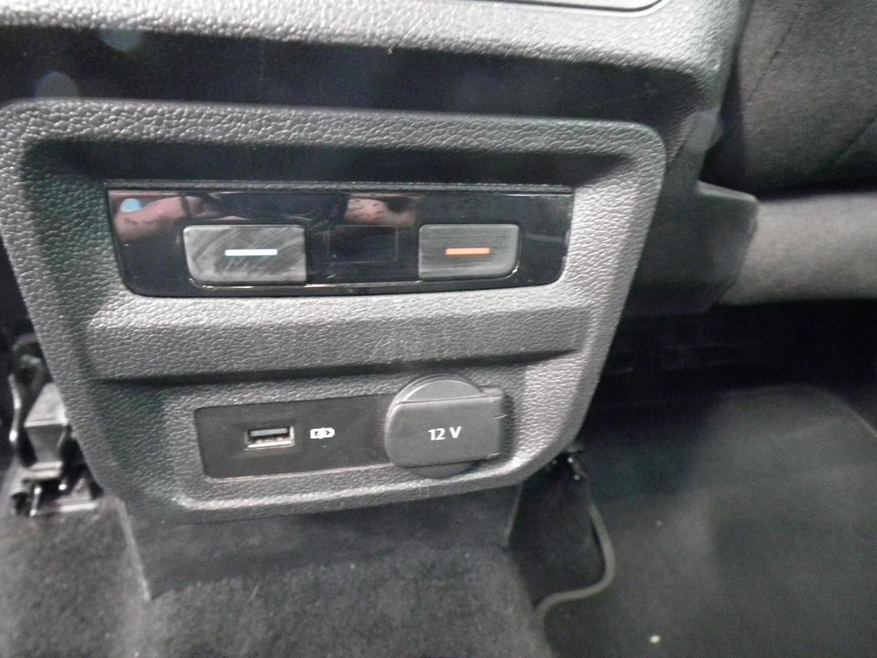 Volkswagen Tiguan 1.4 TSI STYLE NAVI CAR APPLE PLAY SENSORI TELEFONO !