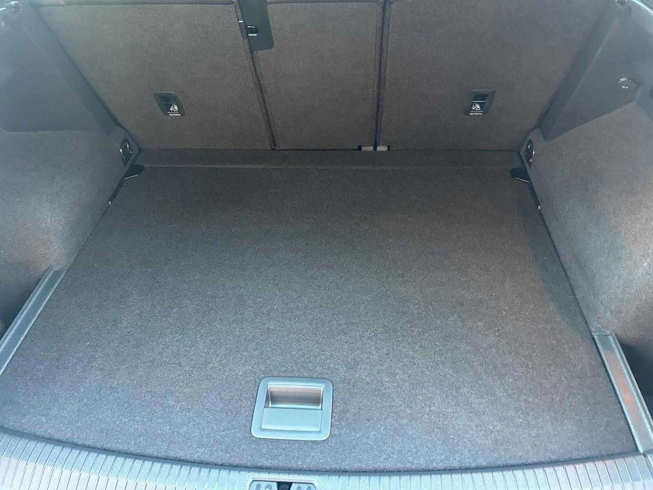 Volkswagen Tiguan 2.0 TDI SCR DSG R-LINE INTERNO ED ESTERNO