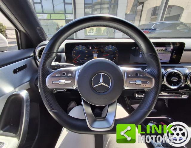 MERCEDES-BENZ A 200 Premium AMG GARANZIA INCLUSA