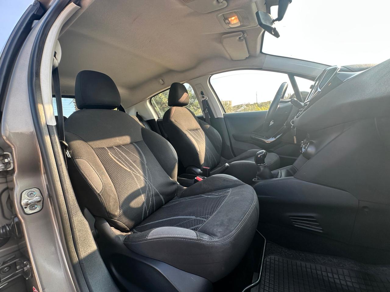 Peugeot 208 1.2 PureTech 82 CV Allure