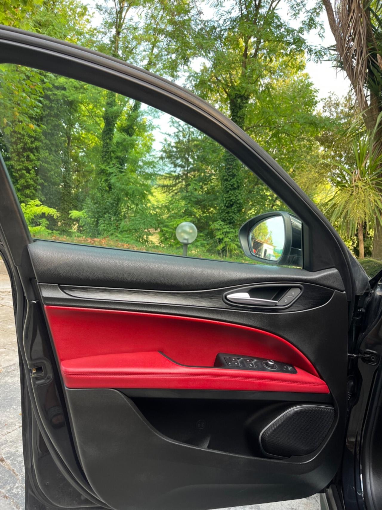 Alfa Romeo Stelvio 2.2 TOTAL BLACK 210 CV AT8 Q4 Executive