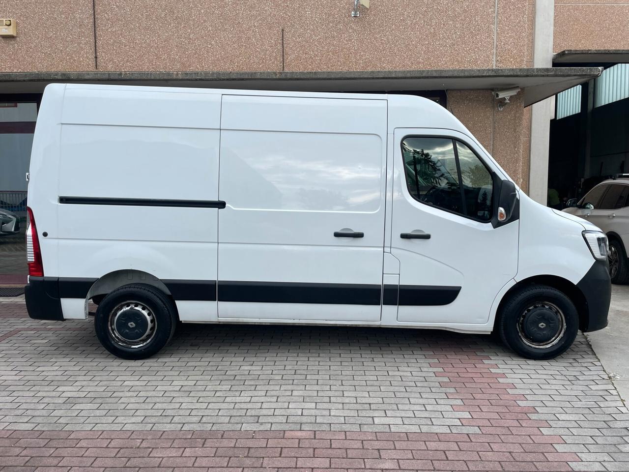 RENAULT MASTER L2H2 Doppia porta laterale