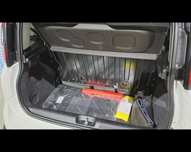 FIAT New Panda 1.0 firefly hybrid Cross s&s 70cv 5p.ti