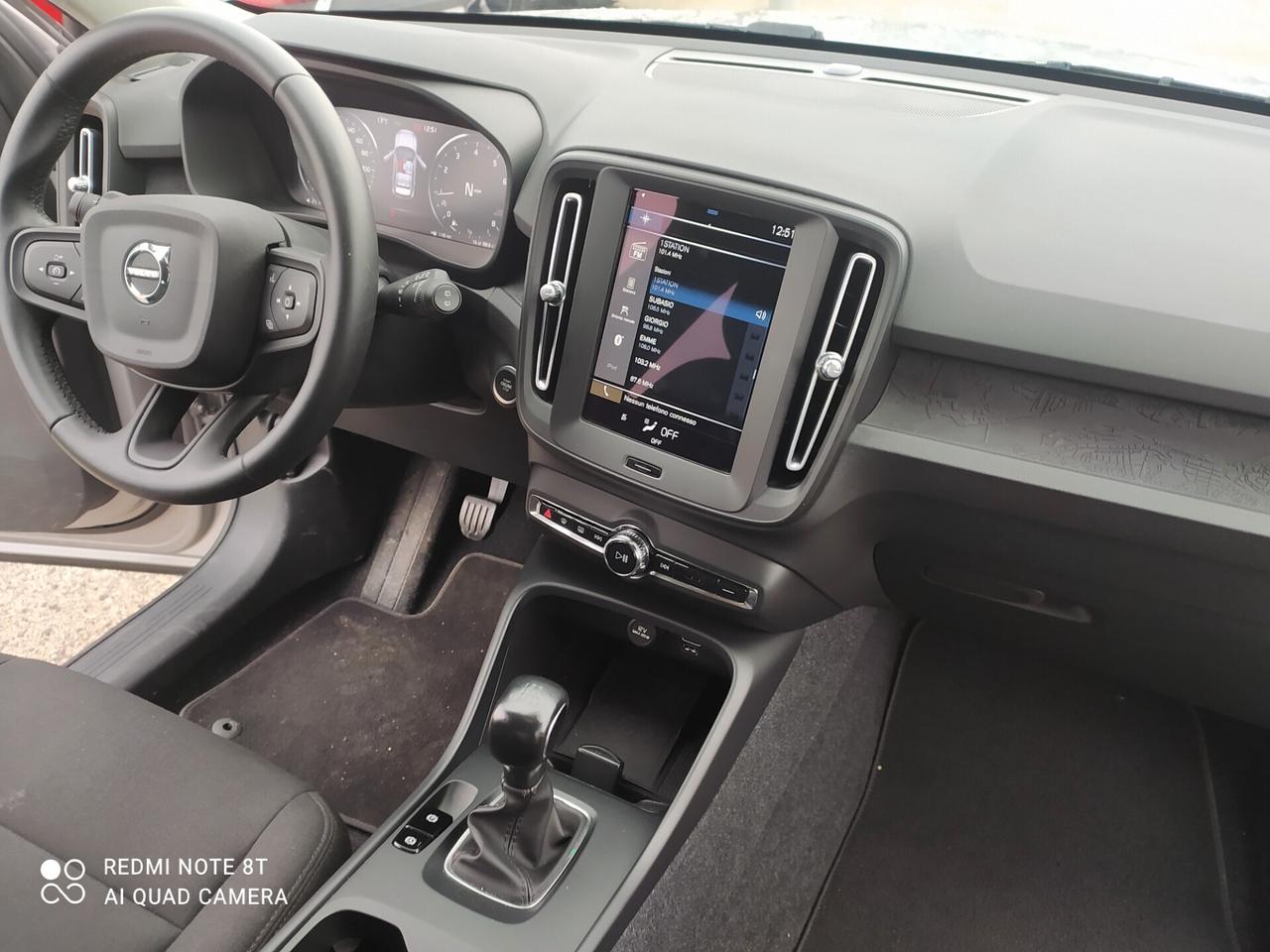 Volvo XC40 T2 1.5 benzina 130 cv