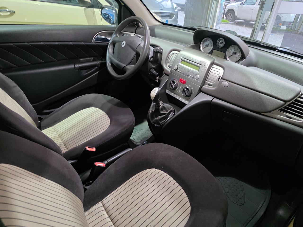 Lancia Ypsilon 1.2 Oro Full Option