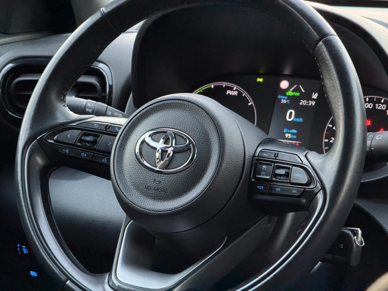 Toyota Yaris 1.5 Hybrid 92CV Business LED CAM